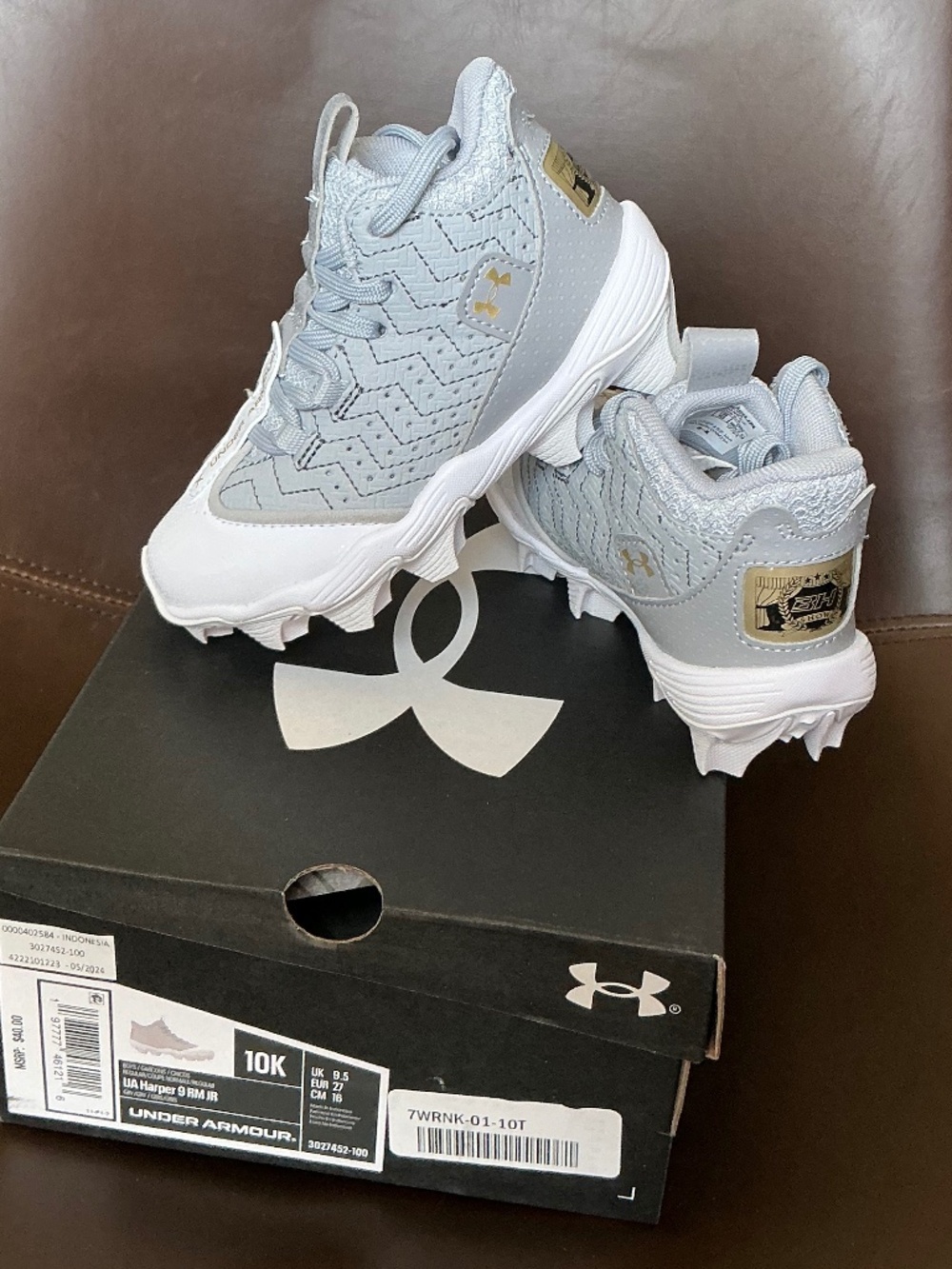 NIB Under Armour Baseball Cleats, gray/white multiple sizes